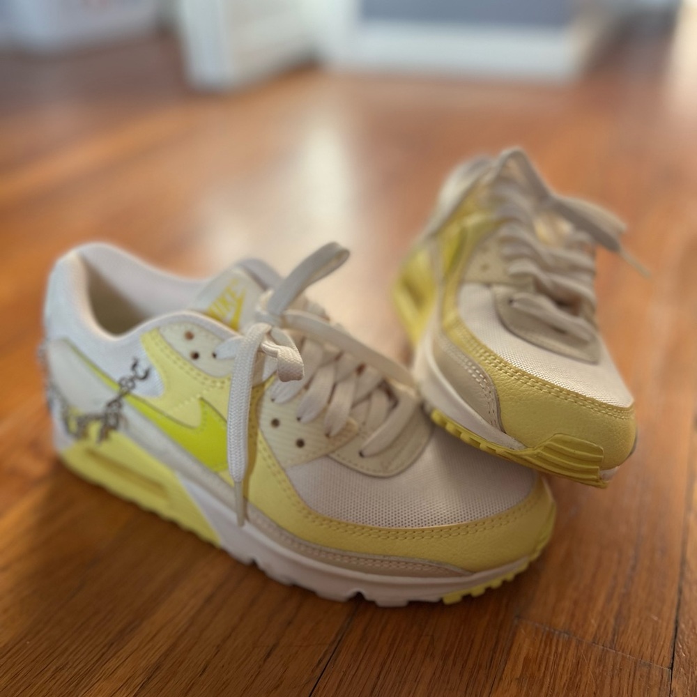 Nike Air Max 90 SE 'Princess Charming' Sneakers